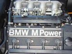 S14-Ansauganlage mit BMW-M-Power-Schriftzug, Nahaufnahme