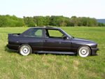 Der Cecotto in der Seitenlinie vor Feldern