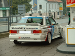 Heckansicht an der Tankstelle