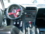 Cockpit mit Momo-Lenkrad, Blick auf die Instrumente