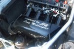 Motorraum mit Kohlefaser-Airbox