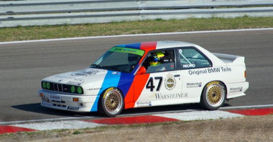 BMW M3 E30 Gruppe A im Warsteiner-Design auf der Strecke